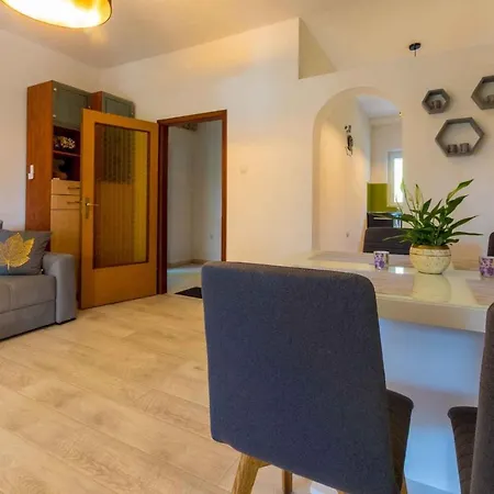 Holiday home In 39402 Jadranovo